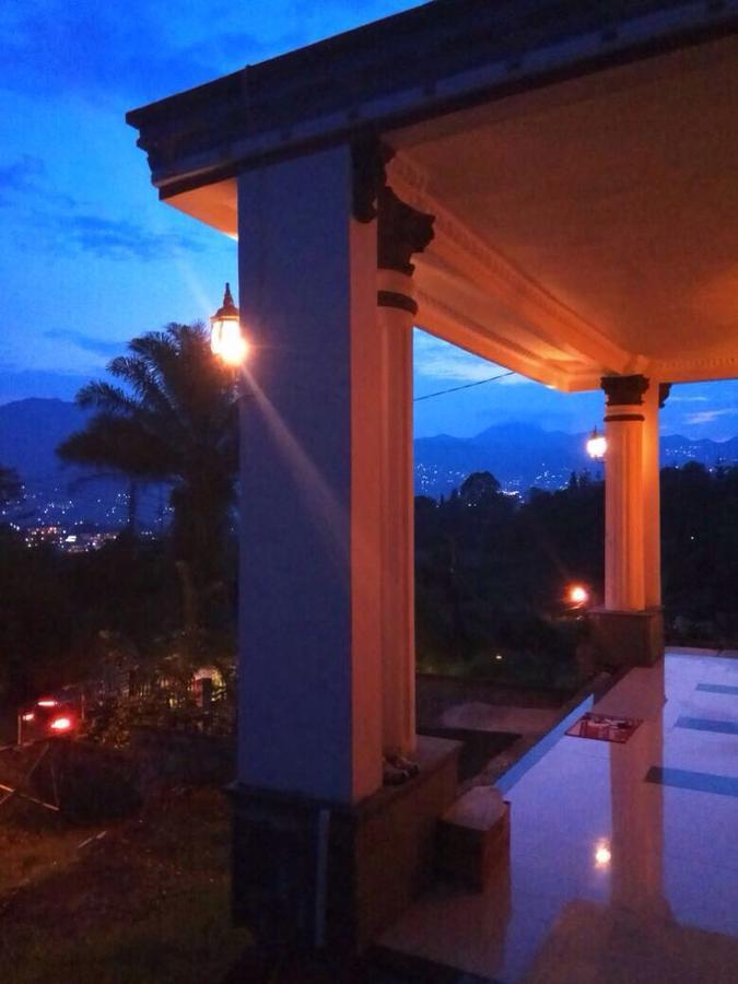 Villa Bravira Cisarua Exterior photo